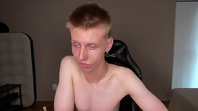 Snapshot of vladdymeow chatting on December 2024 10:39:01 PM vladdymeow online show from December 2024 10:39:01 PM