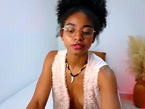 kriss reyes online show from April 2026 02:45:02 AM