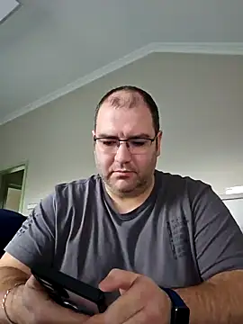Snapshot of Andrew1900529 chatting on December 2024 01:17:01 PM Andrew1900529 online show from December 2024 01:17:01 PM