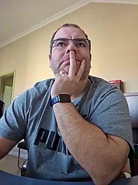 Snapshot of Andrew1900529 chatting on February 2025 01:22:01 PM Andrew1900529 online show from February 2025 01:22:01 PM