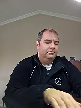 Andrew1900529 online show from November 2025 10:21:02 AM