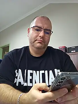 Andrew1900529 online show from November 2025 08:37:01 AM