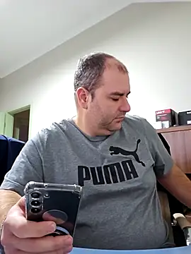 Andrew1900529 online show from December 2025 06:29:01 AM