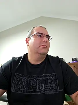 Andrew1900529 online show from November 2025 05:34:02 AM