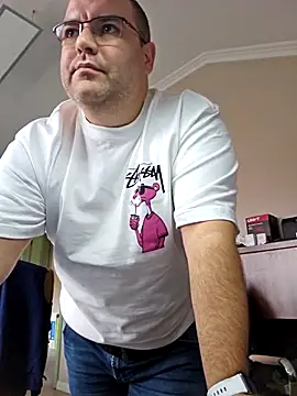 Andrew1900529 online show from December 2025 09:31:01 AM