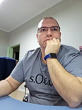 Snapshot of Andrew1900529 chatting on January 2025 06:00:01 AM Andrew1900529 online show from January 2025 06:00:01 AM