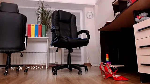 CassieDonald online show from November 2025 03:23:01 PM