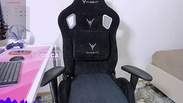 SkyqueenI online show from May 2026 06:51:01 AM