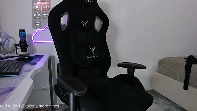 SkyqueenI online show from November 2025 09:42:01 AM