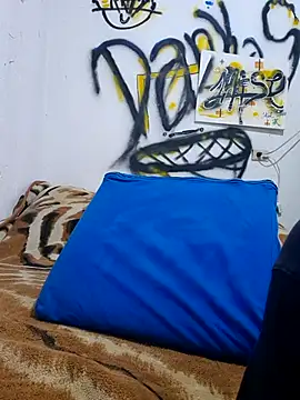 LUNAdeMARTE online show from December 2025 01:04:02 AM