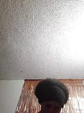 LUNAdeMARTE online show from November 2025 12:37:01 AM