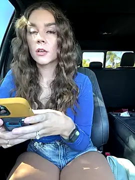 MaggyMayI online show from November 2025 04:44:01 PM