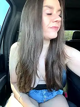 MaggyMayI online show from April 2026 03:57:01 PM