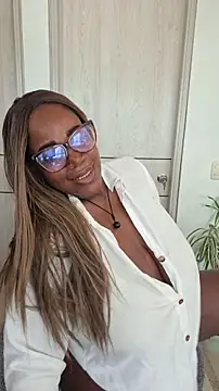 Adrilovechocolate online show from October 2025 04:09:01 PM