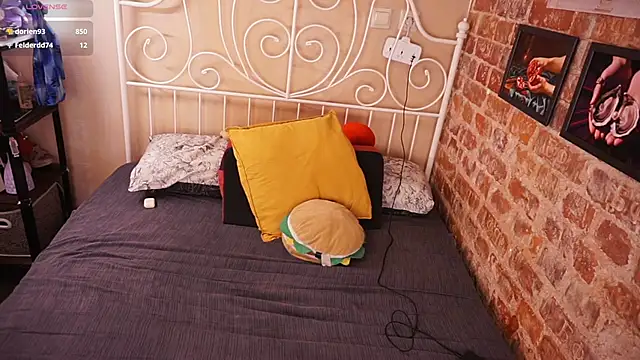 Snapshot of Evelively chatting on February 2026 03:13:02 PM Evelively online show from February 2026 03:13:02 PM