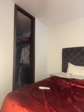 kamivolkano online show from November 2025 04:00:01 PM