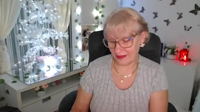 Ghertrude52 online show from December 2025 04:17:01 AM