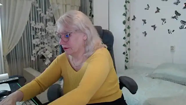 Ghertrude52 online show from March 2026 04:41:01 AM