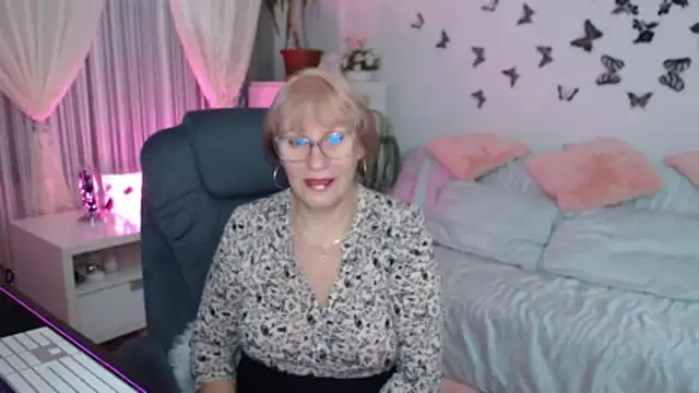 Ghertrude52 online show from November 2025 04:05:02 AM