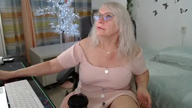 Ghertrude52 online show from June 2026 05:30:01 AM