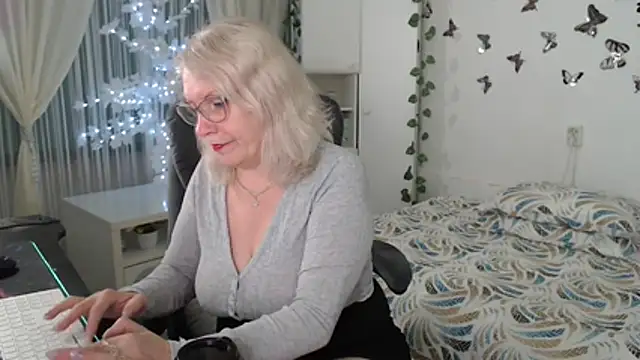 Ghertrude52 online show from April 2026 04:02:02 AM
