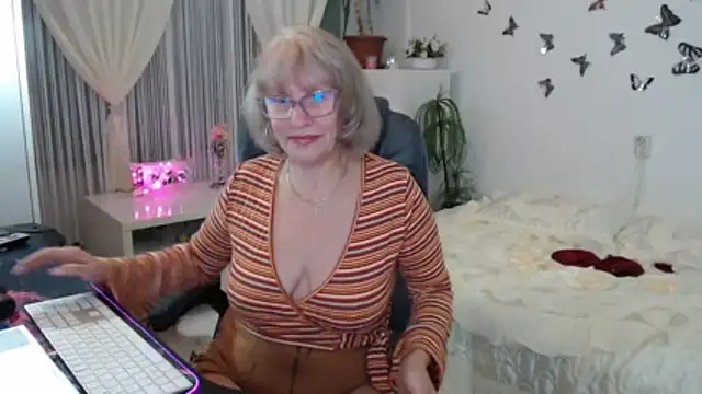 Ghertrude52 online show from October 2025 04:14:01 AM