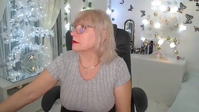 Ghertrude52 online show from December 2025 03:53:01 AM