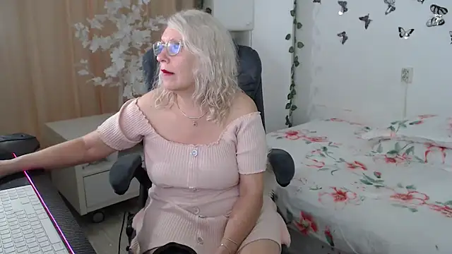 Ghertrude52 online show from May 2026 04:10:02 AM