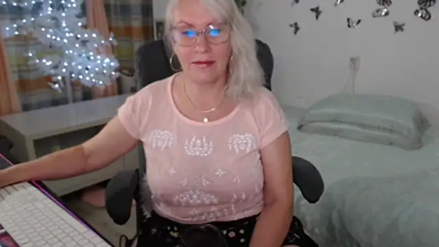 Ghertrude52 online show from June 2026 04:18:01 AM
