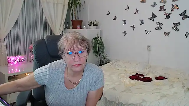 Ghertrude52 online show from October 2025 03:30:01 AM