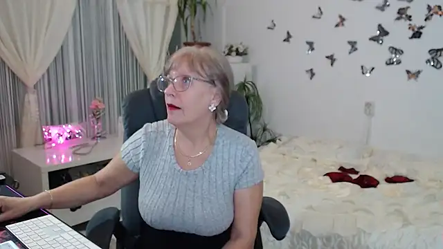 Ghertrude52 online show from October 2025 03:18:01 AM