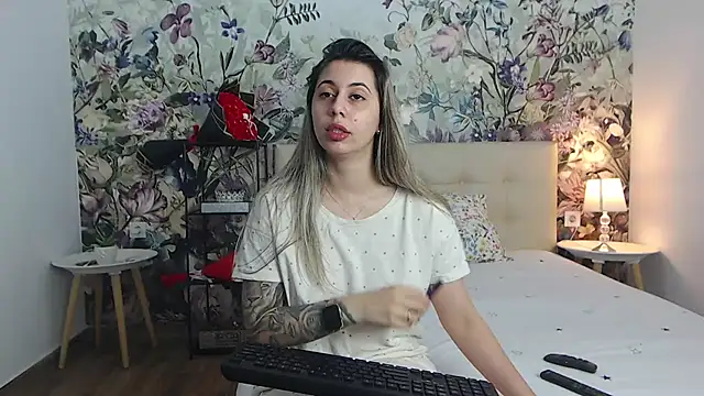 RoseDiamond06 online show from July 2026 01:12:01 PM