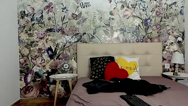 RoseDiamond06 online show from November 2025 01:03:02 PM