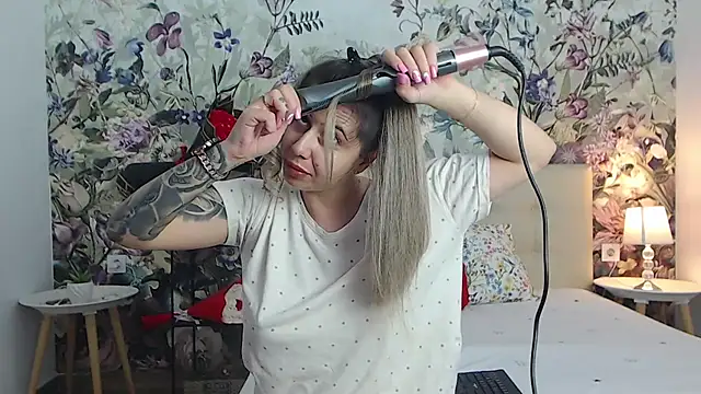 RoseDiamond06 online show from July 2026 01:54:01 PM