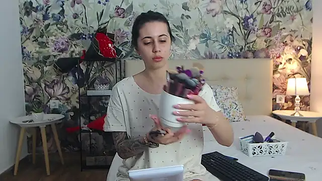 RoseDiamond06 online show from July 2026 02:50:02 PM