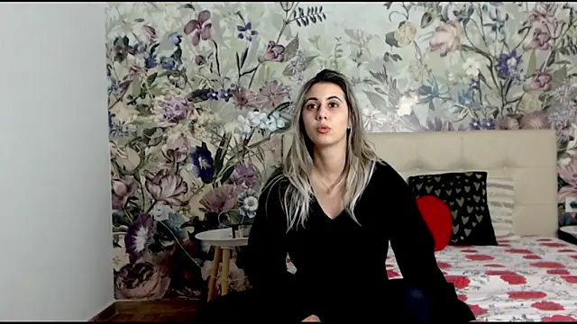 RoseDiamond06 online show from February 2025 07:55:02 PM