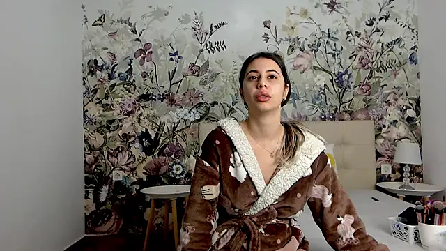 RoseDiamond06 online show from October 2025 11:00:02 AM