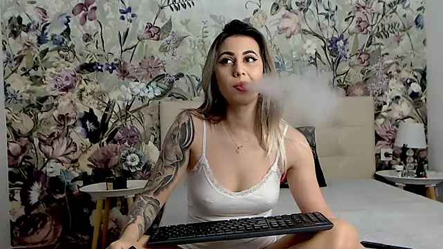 RoseDiamond06 online show from March 2025 01:29:01 PM