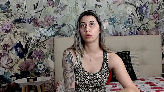 RoseDiamond06 online show from March 2025 05:32:01 AM