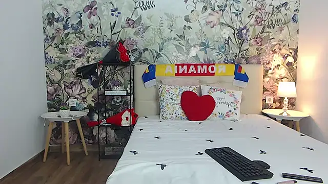 RoseDiamond06 online show from June 2026 04:24:02 PM