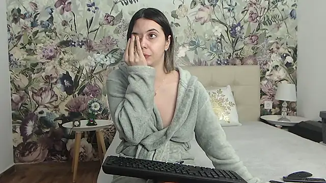 RoseDiamond06 online show from January 2026 10:46:01 PM