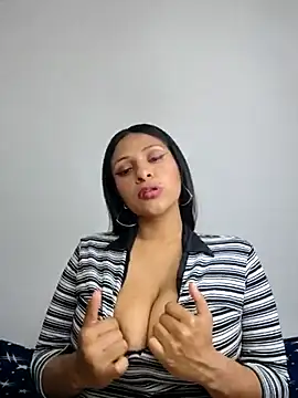 Snapshot of tanya_smitt chatting on February 2025 05:48:01 AM tanya smitt online show from February 2025 05:48:01 AM
