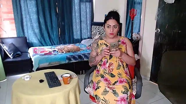 Sashaferrari2000 online show from May 2026 02:16:02 PM