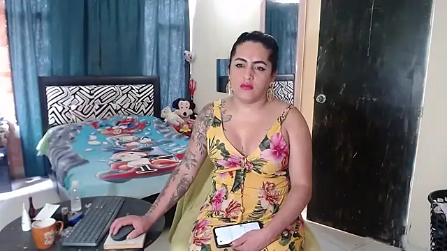 Sashaferrari2000 online show from March 2026 06:33:02 PM