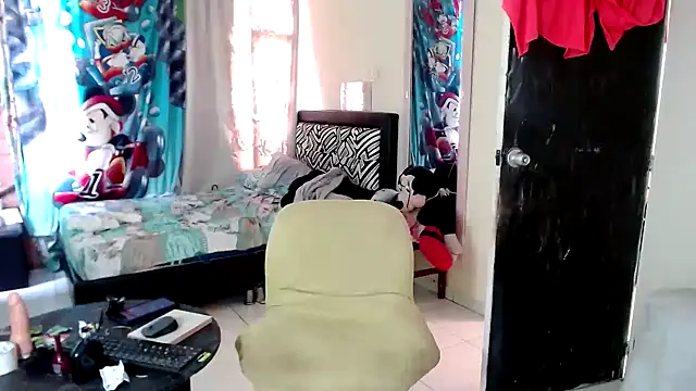 Sashaferrari2000 online show from November 2025 03:26:01 PM