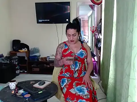 Sashaferrari2000 online show from April 2026 05:41:02 PM