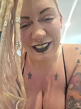 Snapshot of PinkTheHawk chatting on July 2026 11:11:01 PM PinkTheHawk online show from July 2026 11:11:01 PM
