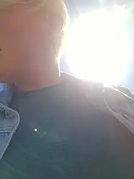 PinkTheHawk online show from November 2025 03:20:01 AM