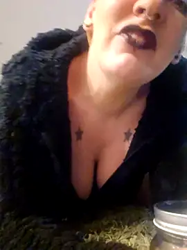 PinkTheHawk online show from May 2026 10:42:01 AM