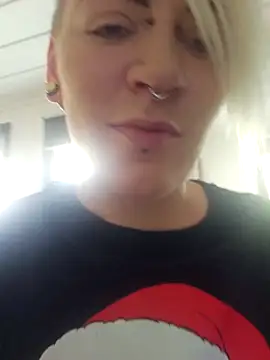 PinkTheHawk online show from November 2025 12:58:02 AM